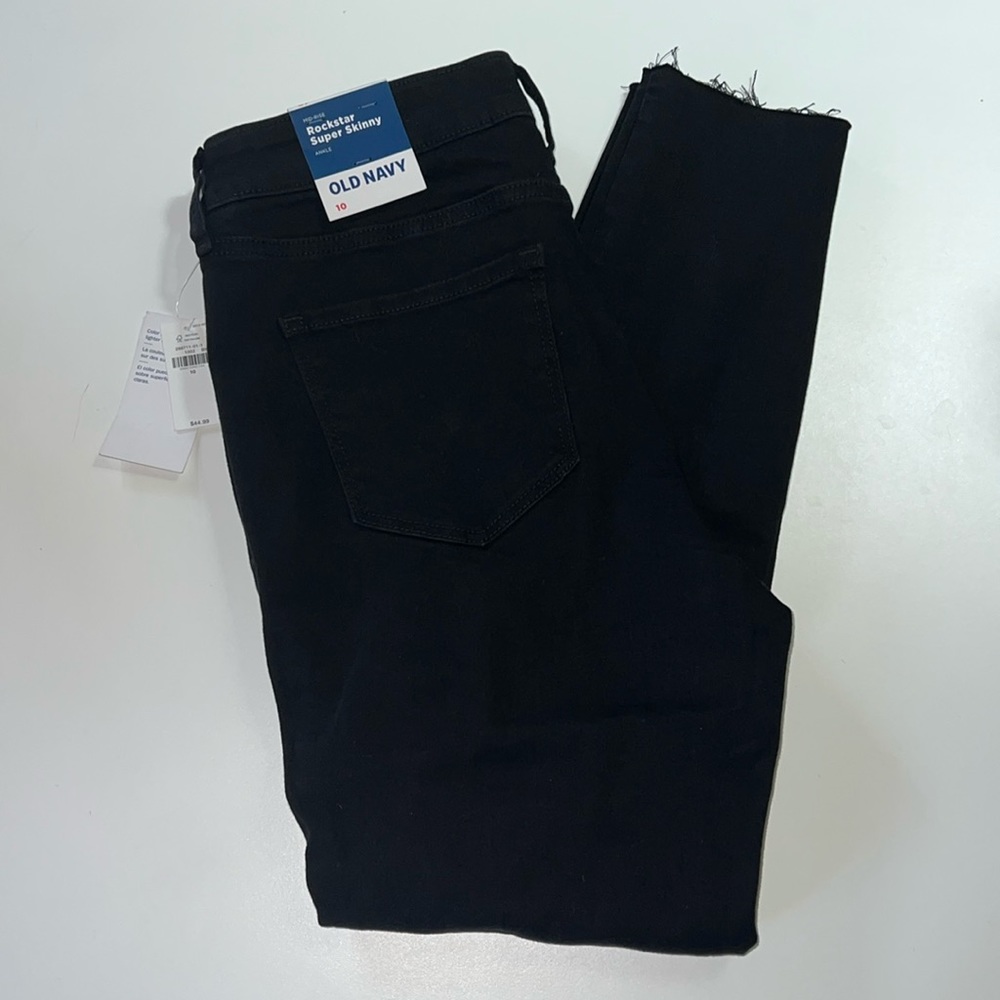 NWT Old Navy Rockstar Super Skinny Distressed Denim